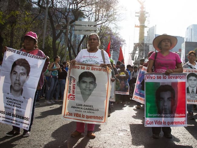 Autoridades identifican restos de uno de los 43 desaparecidos de Ayotzinapa