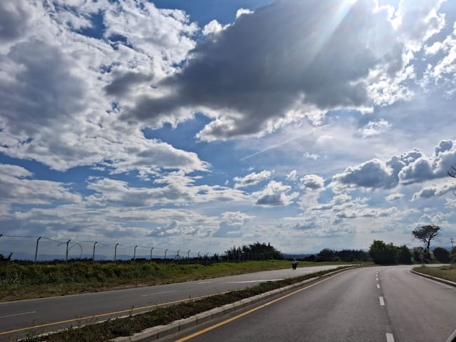 Vía Armenia- Montenegro (Vanessa Porras /Caracol Radio)