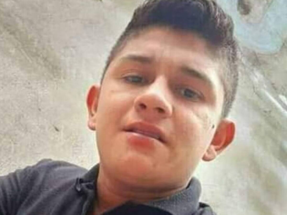 Muere joven presuntamente golpeado por policías