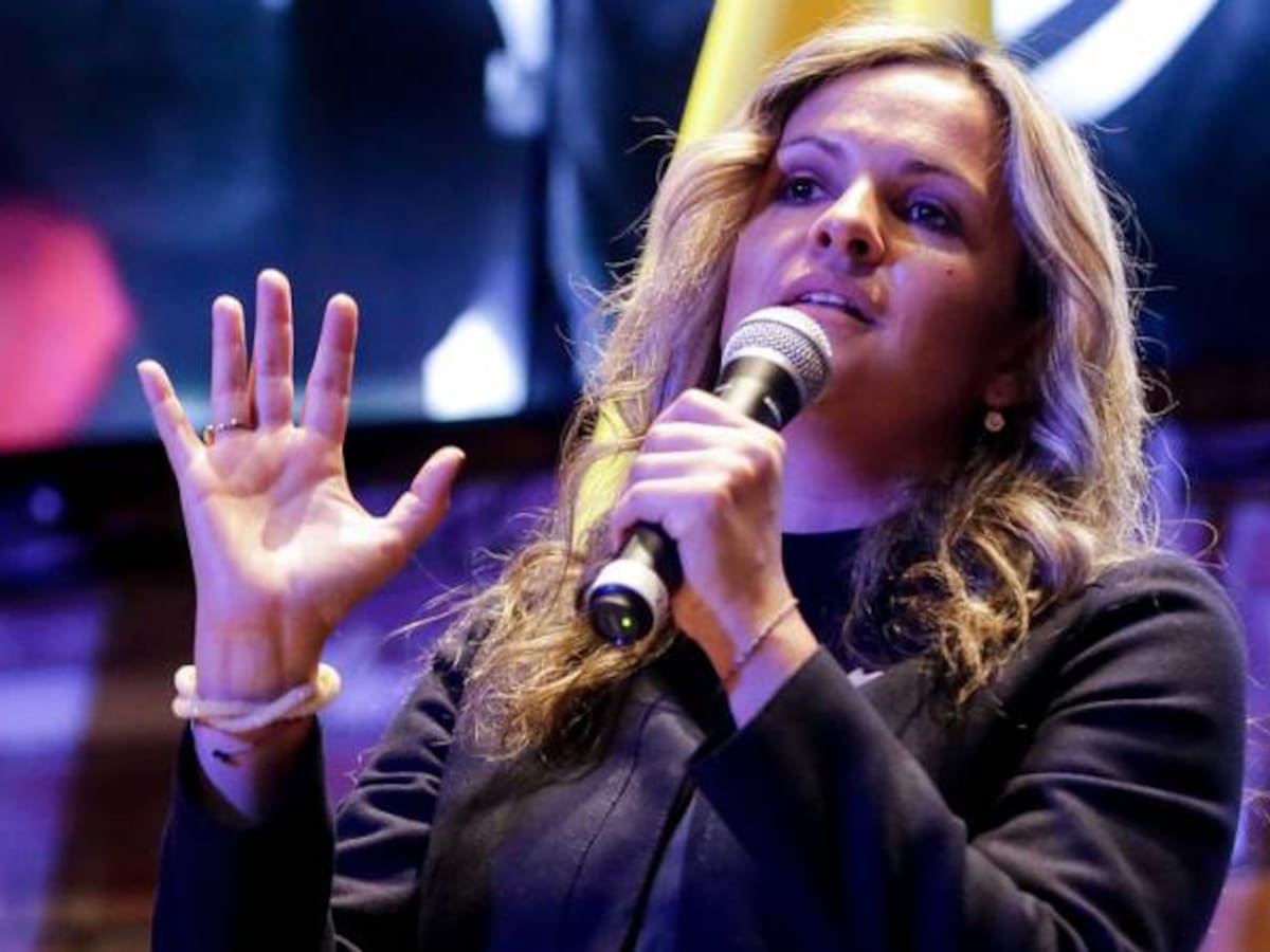 Fiscalía cita a entrevista a ex directora del Sena