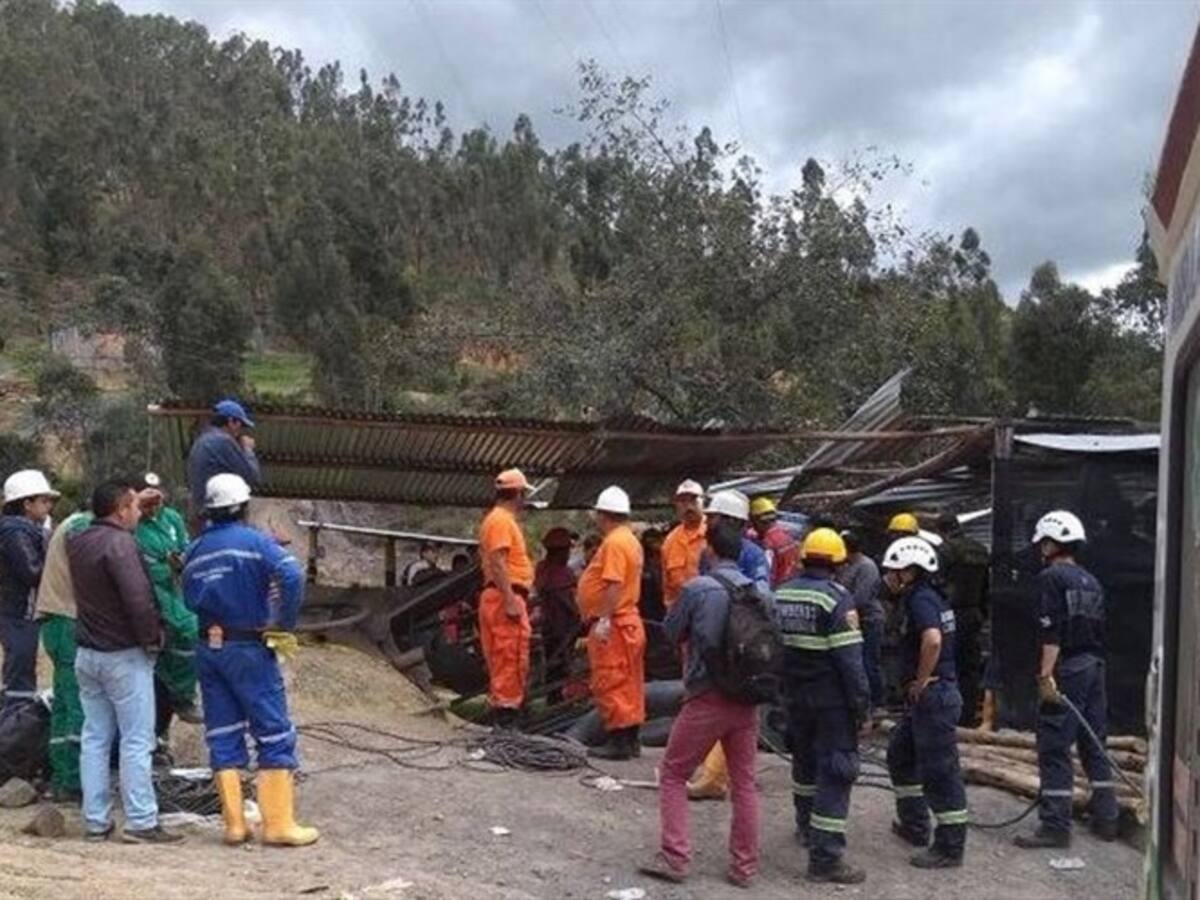 Seis muertos y tres personas atrapadas por explosión de mina en Boyacá