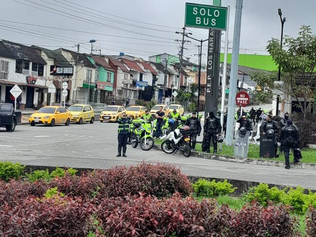 Paro de taxistas, Policía presente en puntos de concentración. Cortesía ciudadanos