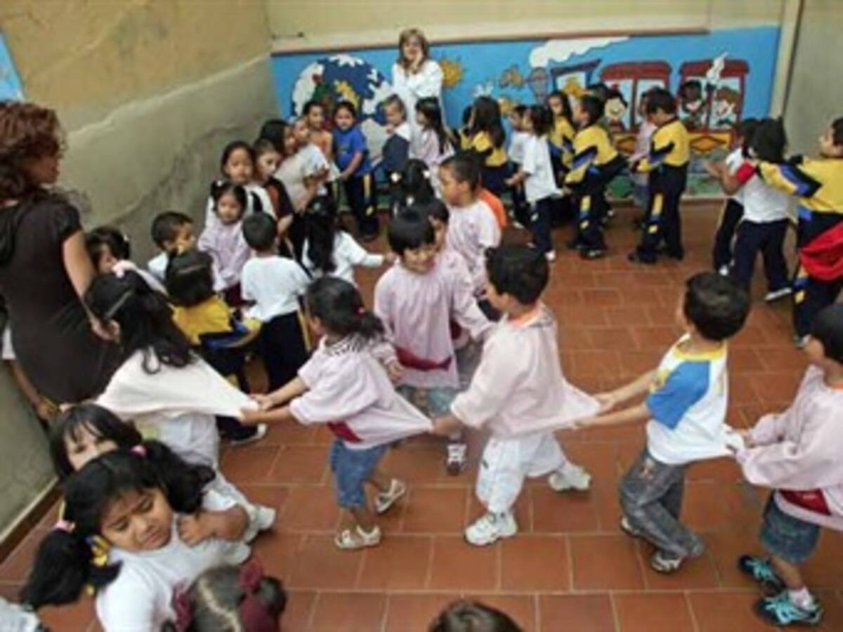 A partir de 2012 será gratuita la educación en colegios públicos para nueve millones de estudiantes