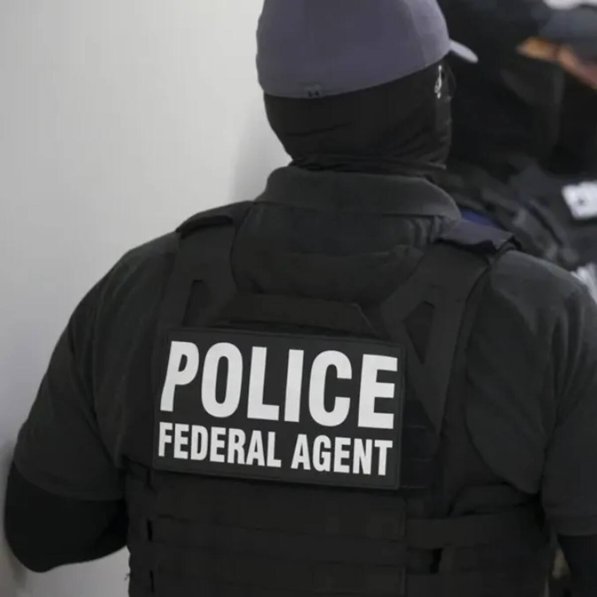 Trump plantea desplegar Guardia Nacional en aeropuertos de EEUU si siguen caos y retrasos