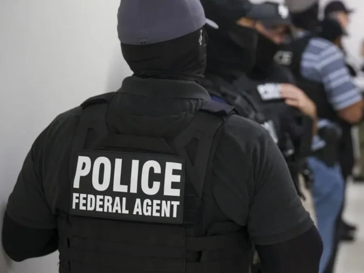 Trump plantea desplegar Guardia Nacional en aeropuertos de EEUU si siguen caos y retrasos