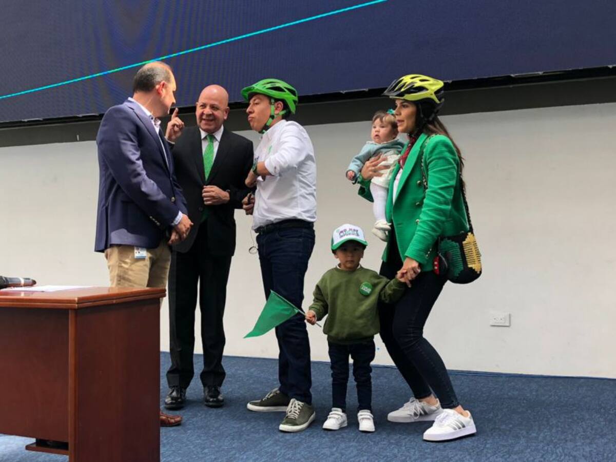 Amaya inscribió su candidatura para consulta de Coalición Centro Esperanza