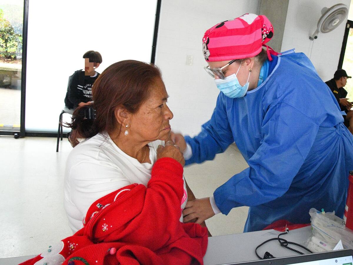 Más del 95 % de cobertura en vacunación reporta Antioquia al cierre de 2025