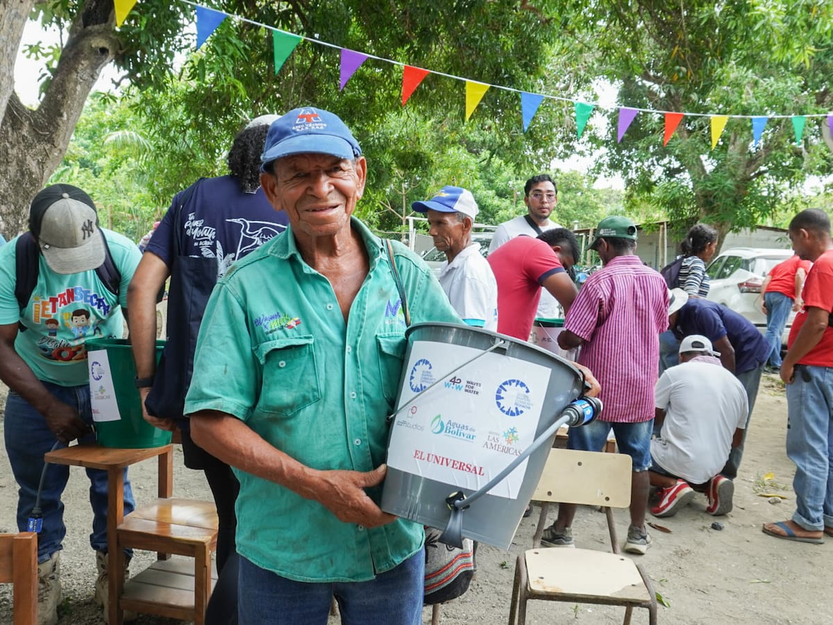 Gobernación y Fundación Olas entregan 50 filtros purificadores de agua en Santa Rosa de Lima