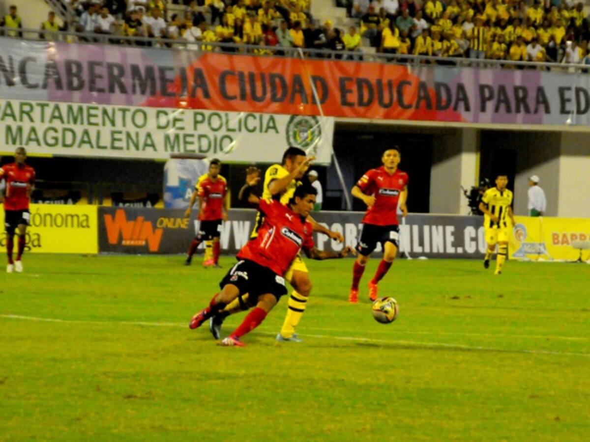 Medellín se hizo poderoso en Barrancabermeja y derrotó 0-2 a Alianza Petrolera
