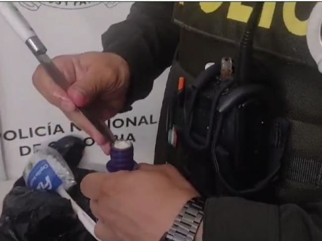 En una chupa para destapar baño ocultaba marihuana y cocaína