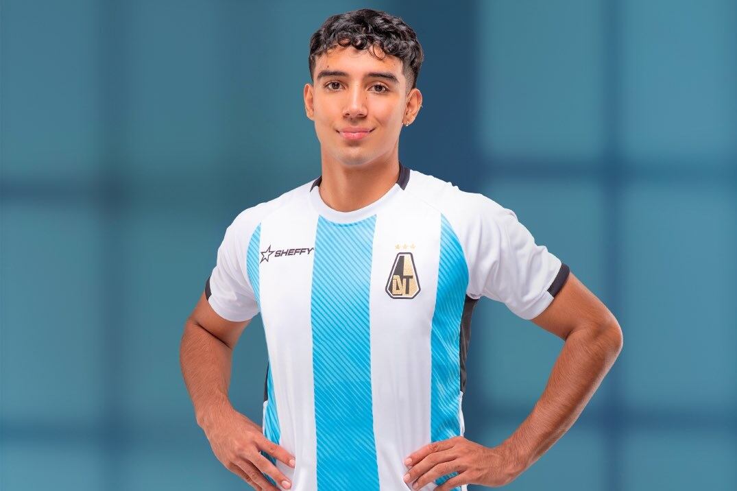 Nueva camiseta Pre Match del Deportes Tolima / Twitter: @cdtolima