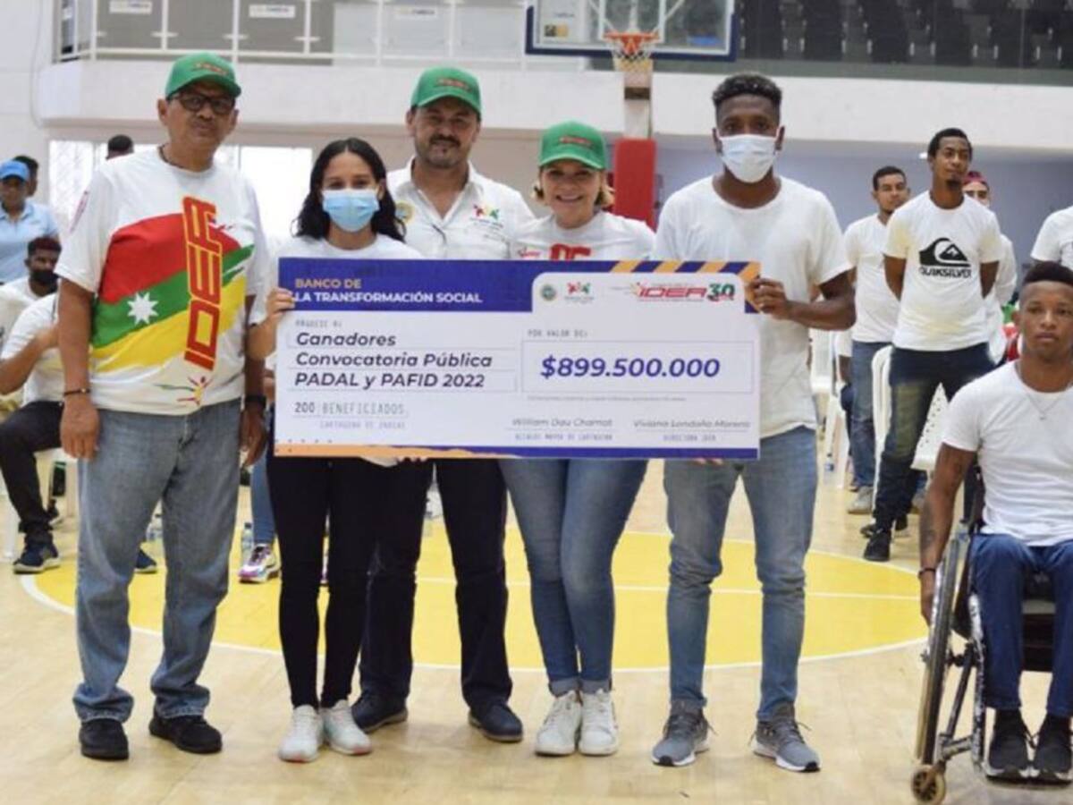 IDER entregó apoyos a deportistas de Cartagena