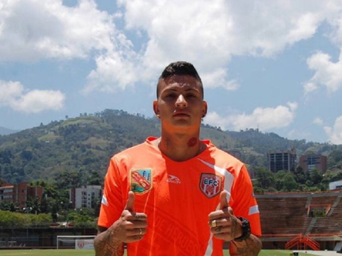 Envigado renovó a Alexis Zapata y busca cinco fichajes