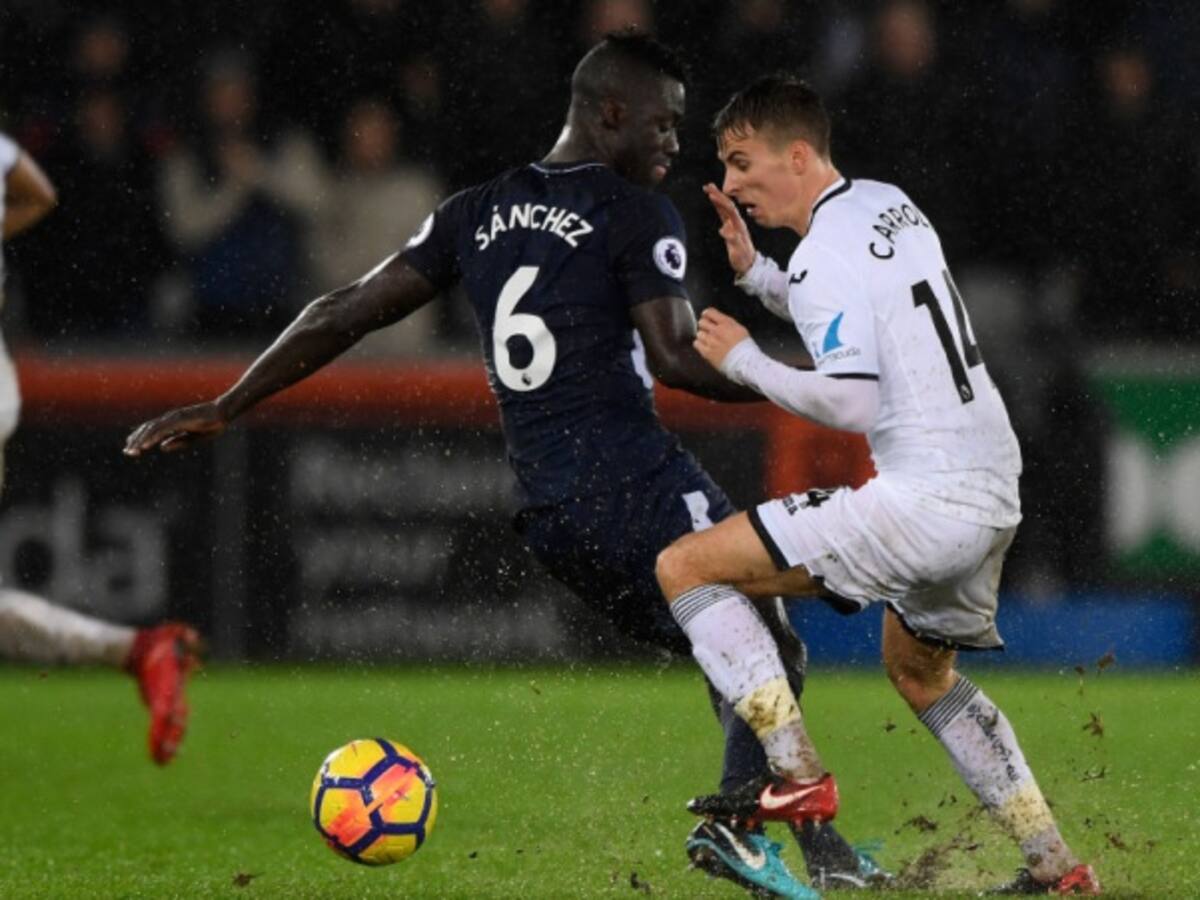 Dávinson Sánchez y Tottenham inician con victoria el 2018