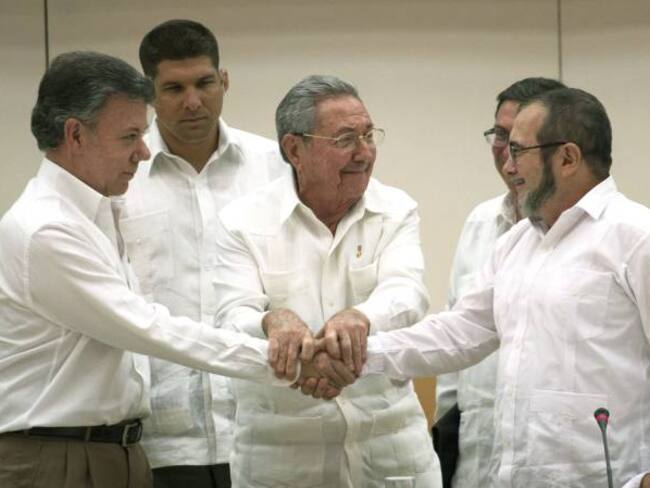 Falta un mes para la fecha fijada por Santos y Timochenko para la firma de la paz