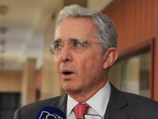 Corte compulsa copias para investigar a expresidente Álvaro Uribe por chuzadas del Das