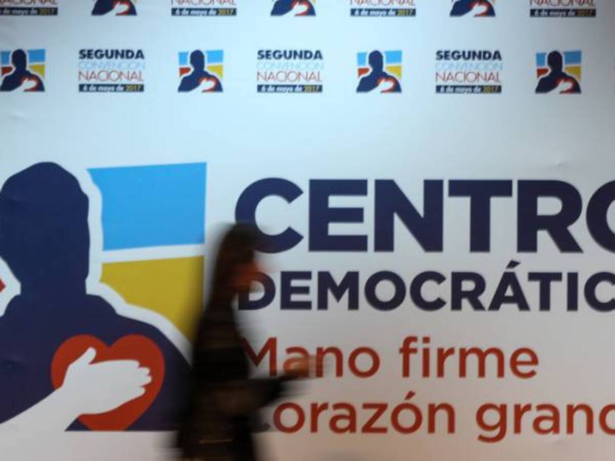 La campaña uribista en Twitter que generó rechazo hasta de otros uribistas