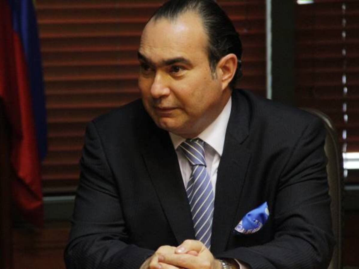 Pretelt pidió garantías para defenderse en proceso en su contra por Fidupetrol