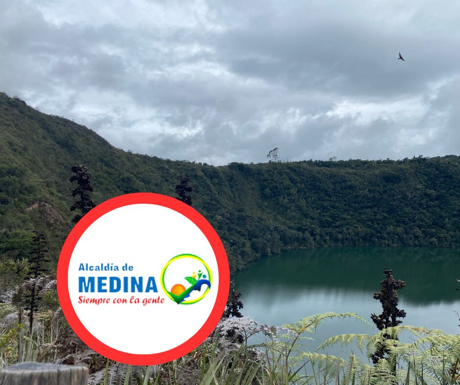 Laguna de Guatavita y logo Alcaldía de Medina (Getty Images)