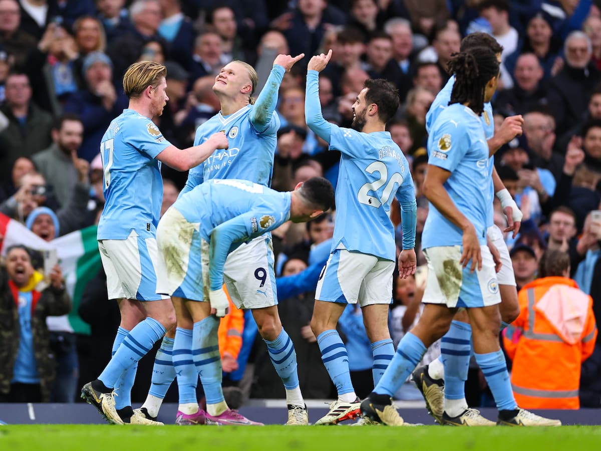 Video: Manchester City le remonta al Manchester United a punta de golazos