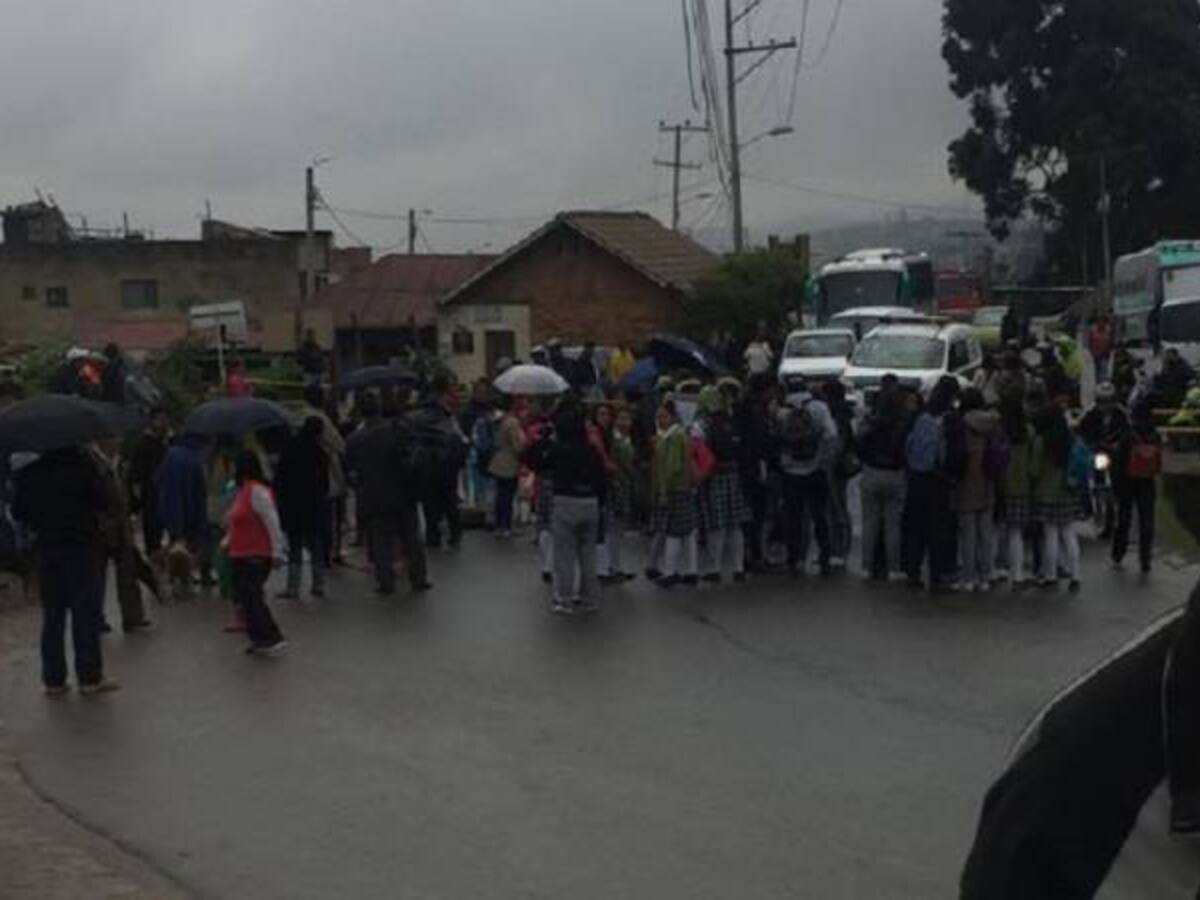 Padres protestan por cierre de una sede de preescolar en el sur de Bogotá
