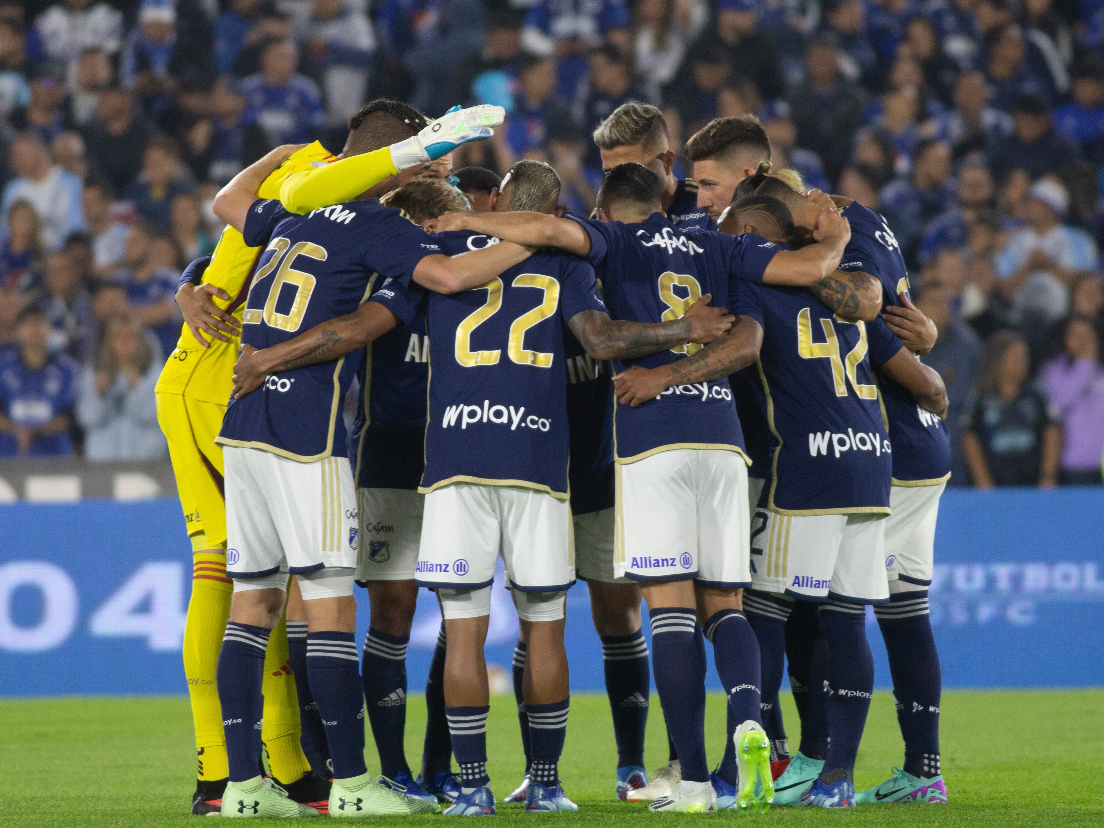 Millonarios en su juego ante el América de Cali. (Photo by Daniel Garzon Herazo/NurPhoto via Getty Images)