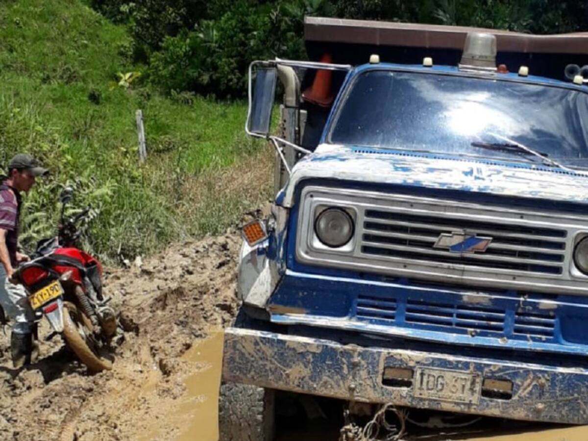 VIDEO: Nueva protesta por mal estado de la Transversal del Carare