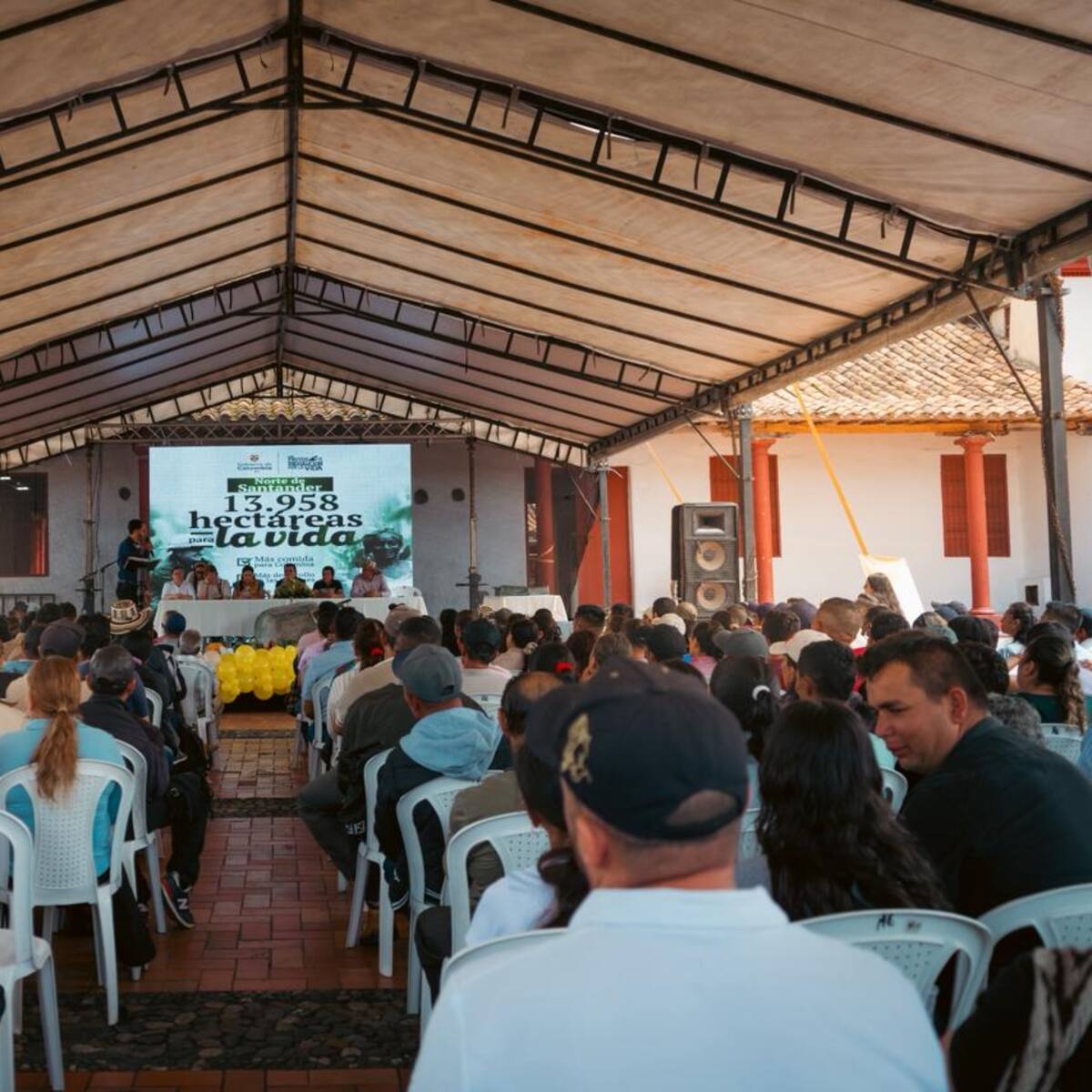 Más de 300 familias del Catatumbo reciben títulos de propiedad sobre 3.843 hectáreas de tierra
