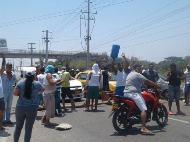 Levantan bloqueo en La Cordialidad, tras protestas por falta de agua