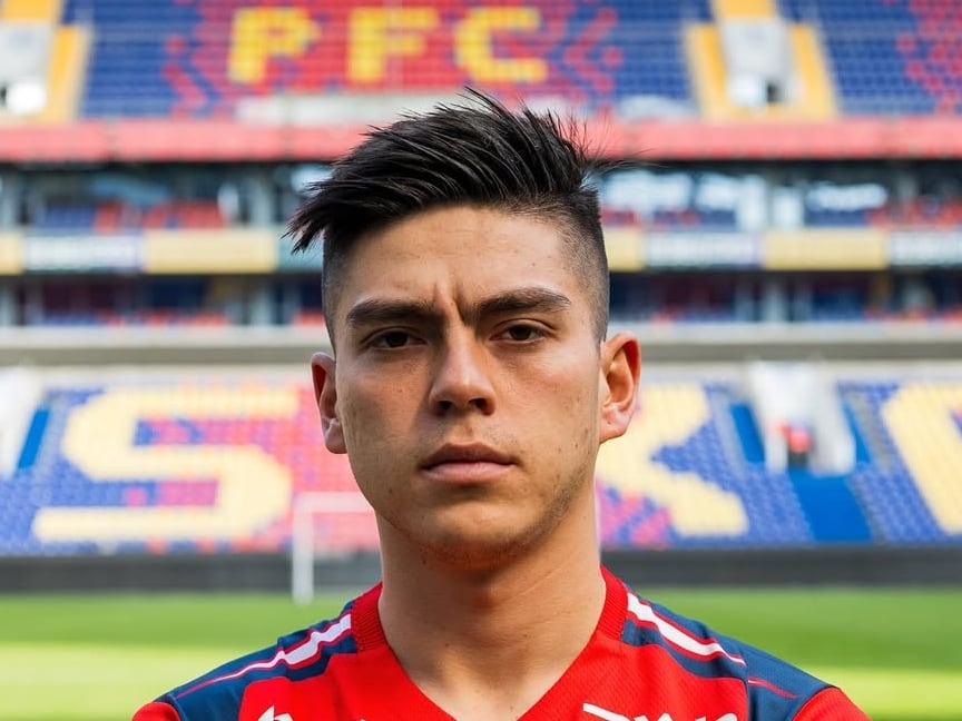 Daniel Ruiz da el salto al fútbol europeo: así fue presentando en su nuevo equipo / Tomada de @pfc_cska