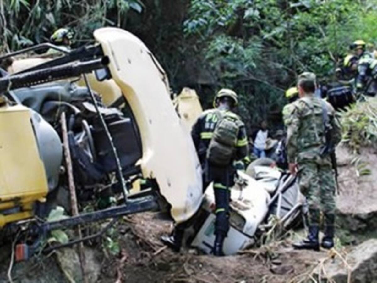Pérdidas millonarias deja al transporte el derrumbe en la vía entre Huila y Caquetá