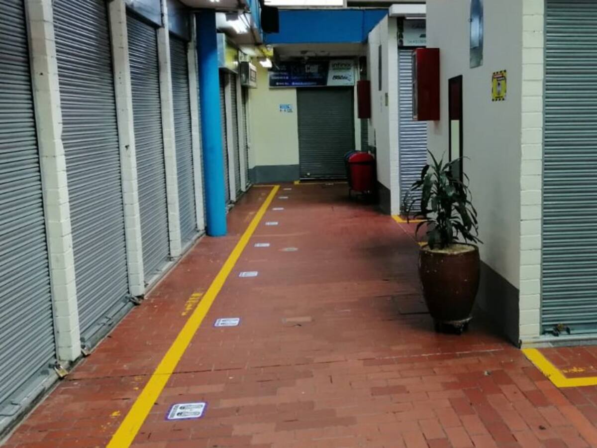 800 personas vuelven a su trabajo con la apertura del Bazar de San Antonio