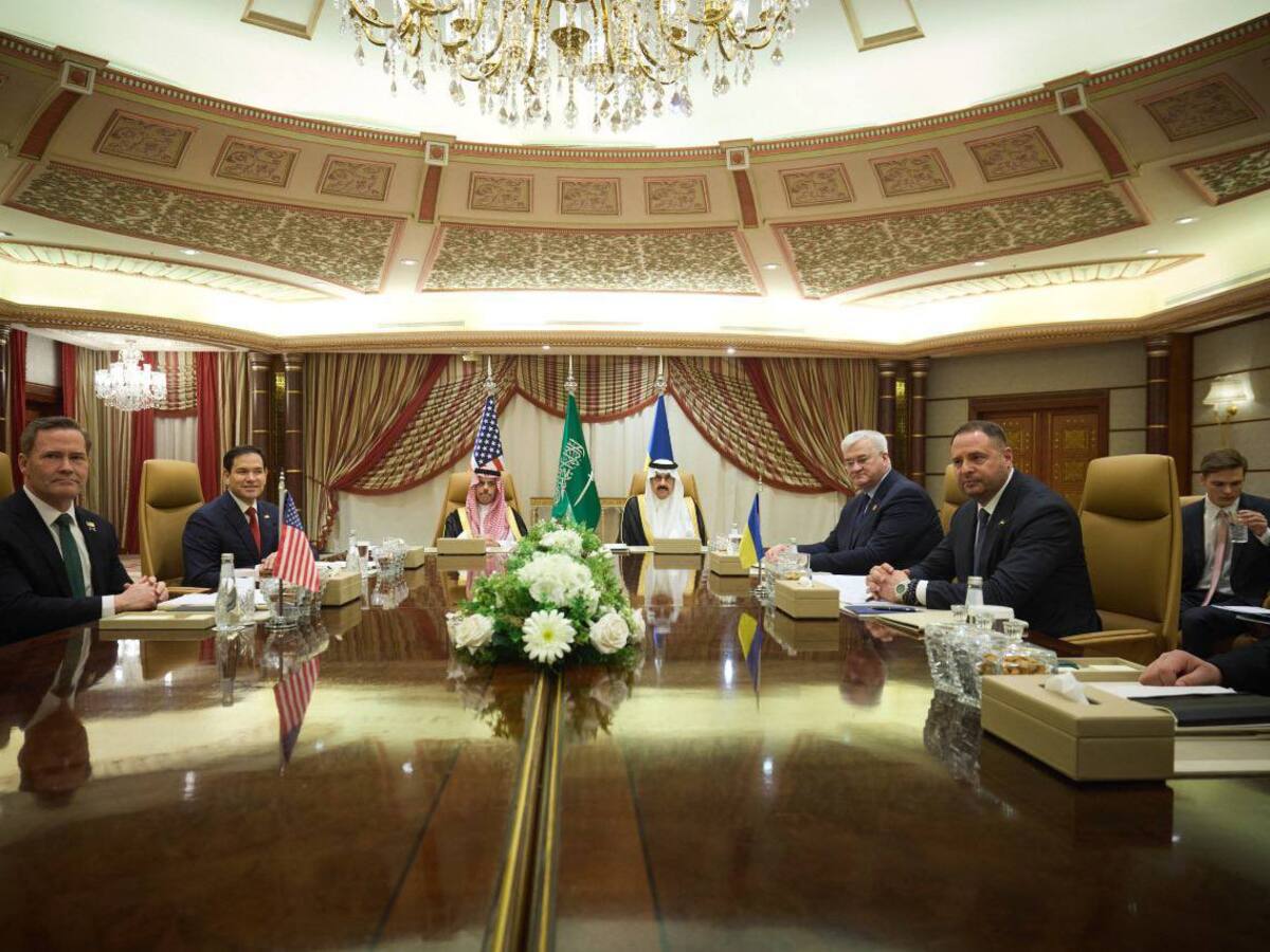 Ucrania: ¿quiénes están negociando el alto al fuego con Rusia?