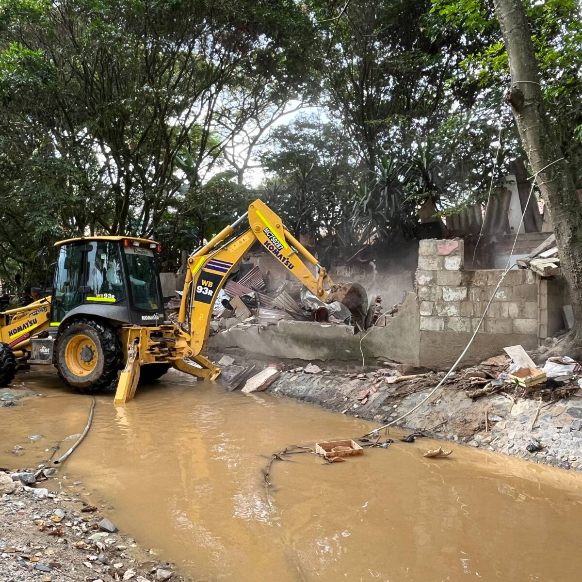 Destruida casa utilizada para el microtráfico y explotación de materiales de construcción