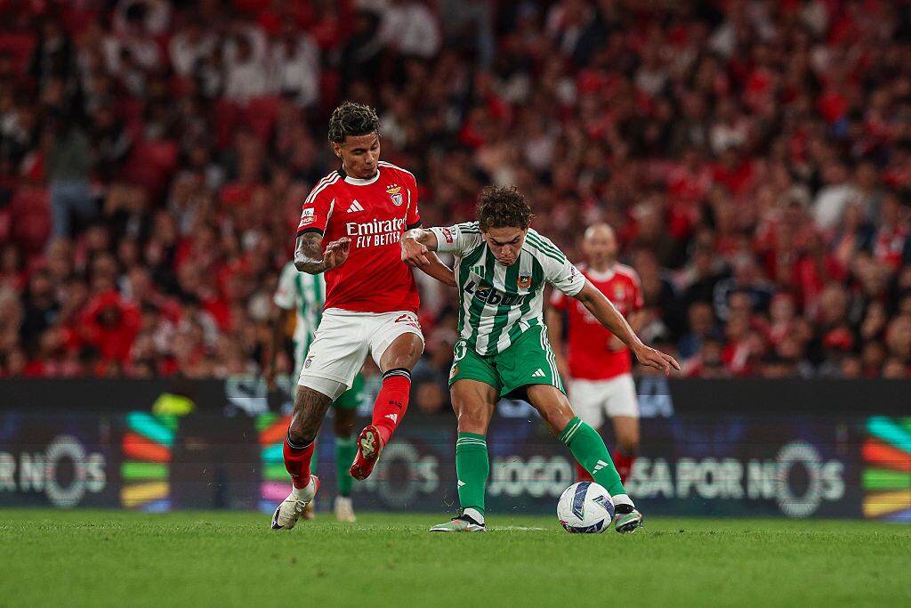 Richard Ríos jugador de Benfica y Brandon Aguilera, futbolista de Rio Ave FC /Getty Images