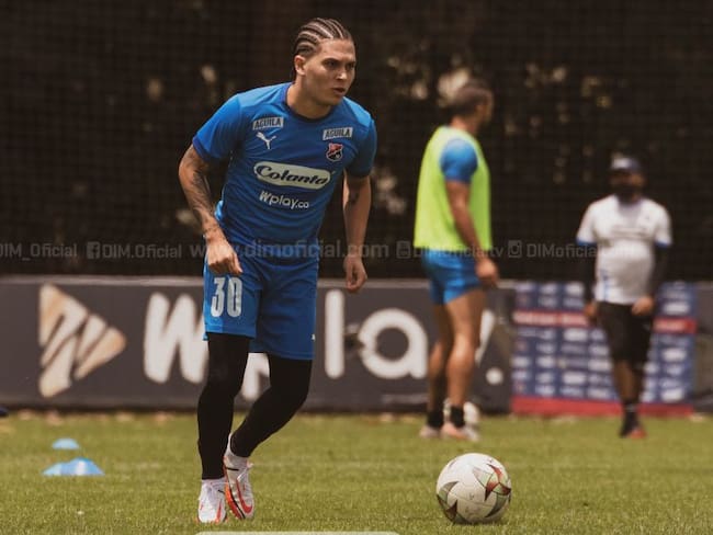 Juan Fernando Quintero entrenando con el Medellín 2021