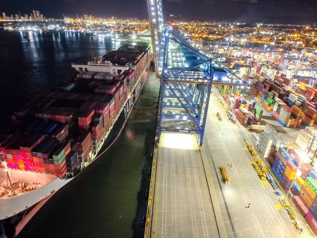Buque con capacidad para 14.220 contenedores está en el Puerto de Cartagena