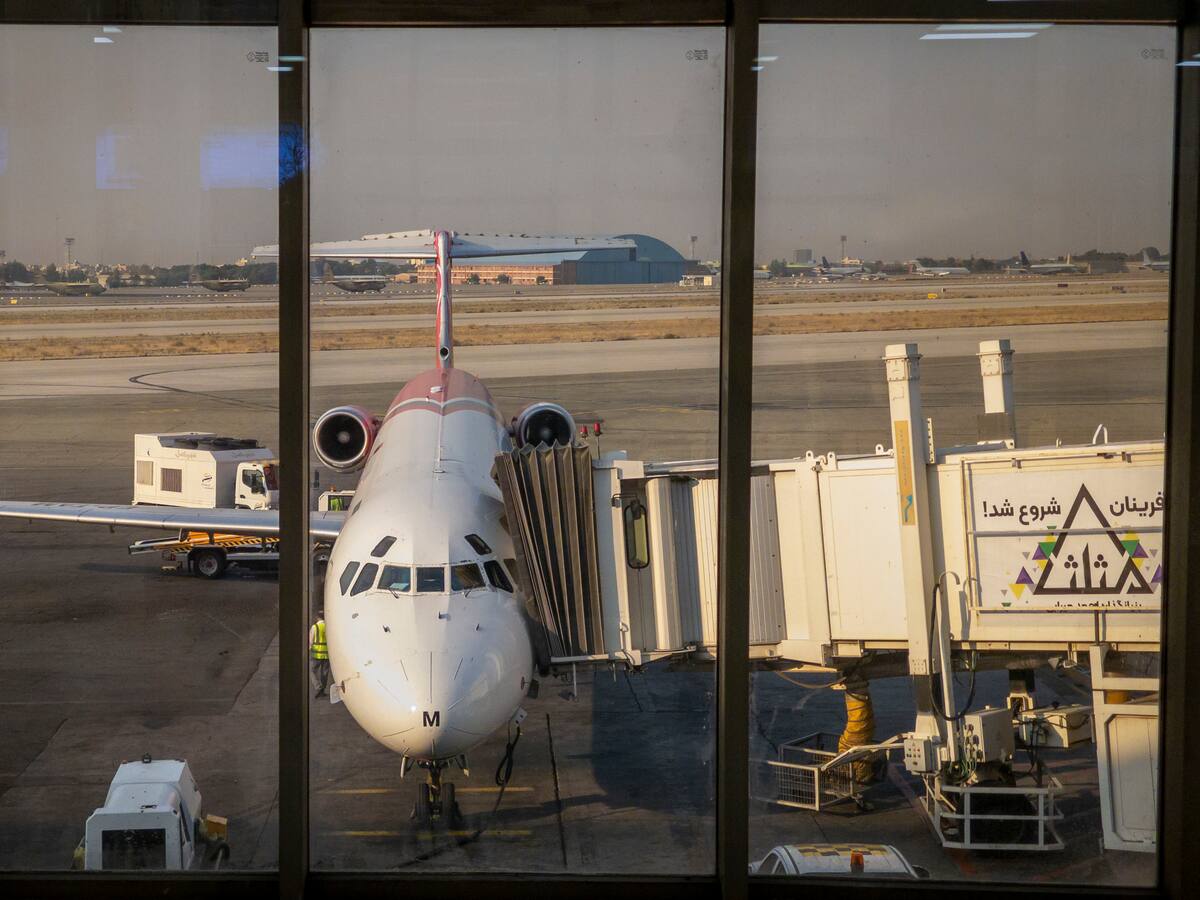 Estados Unidos impone sanciones a todo el sector aéreo iraní