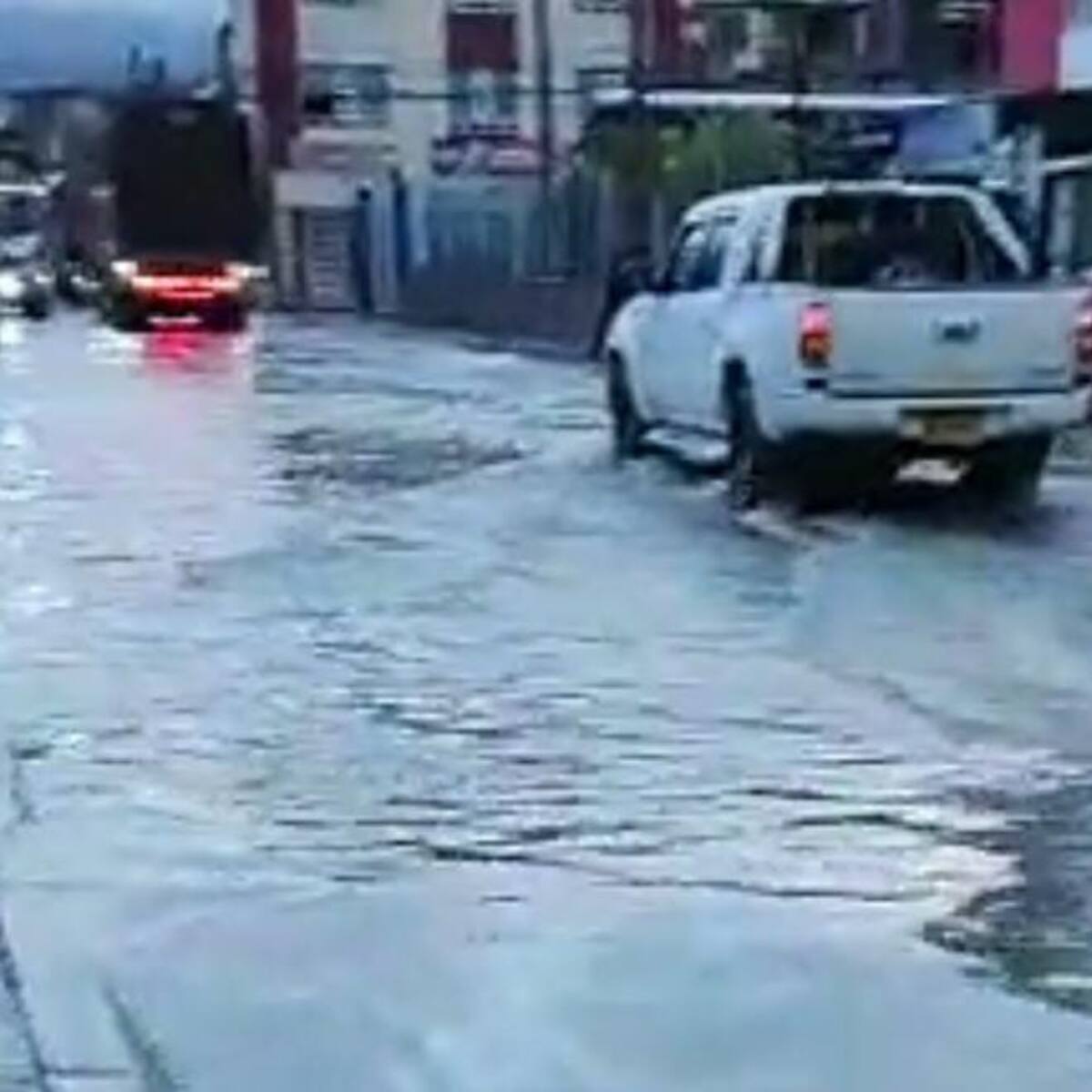Fuertes lluvias causan inundaciones en Duitama y Sogamoso
