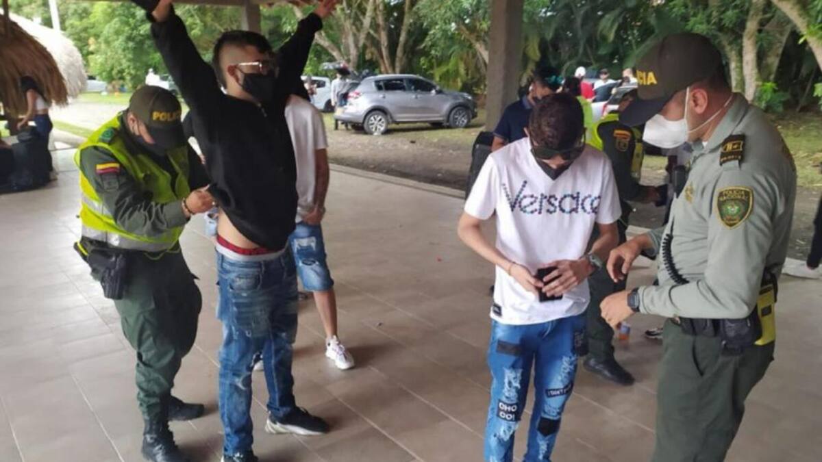 Tres menores heridos en operativo de Policía en fiesta con 300 jóvenes