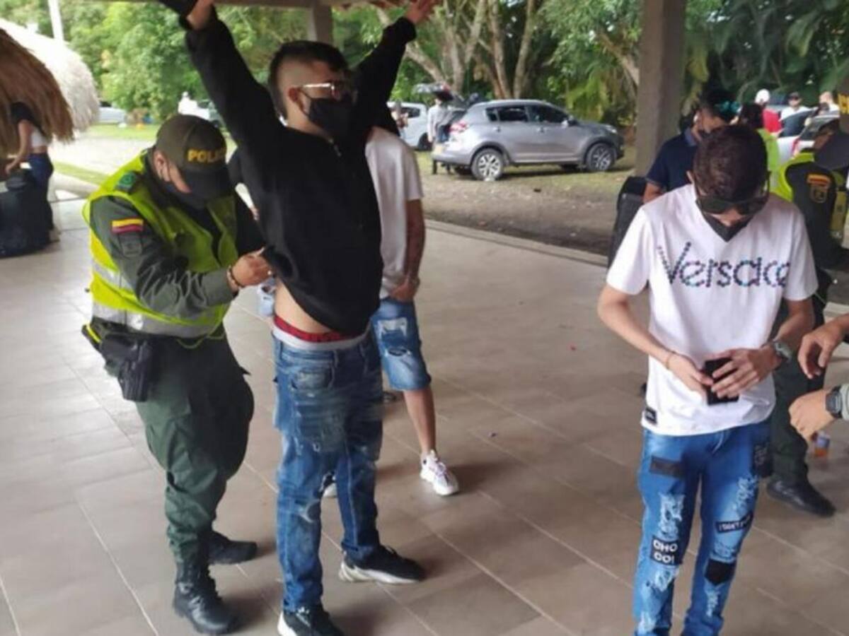 Tres menores heridos en operativo de Policía en fiesta con 300 jóvenes