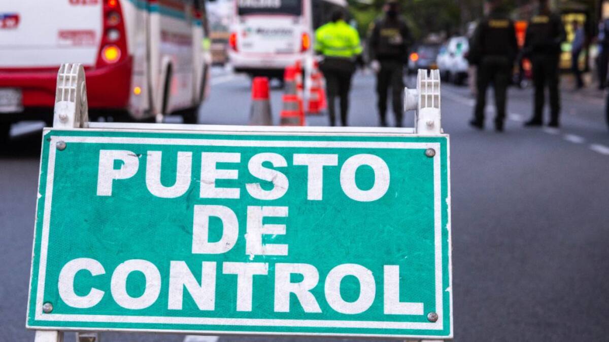 Judicializan a cinco policías por exigir dinero para no retener mercancía