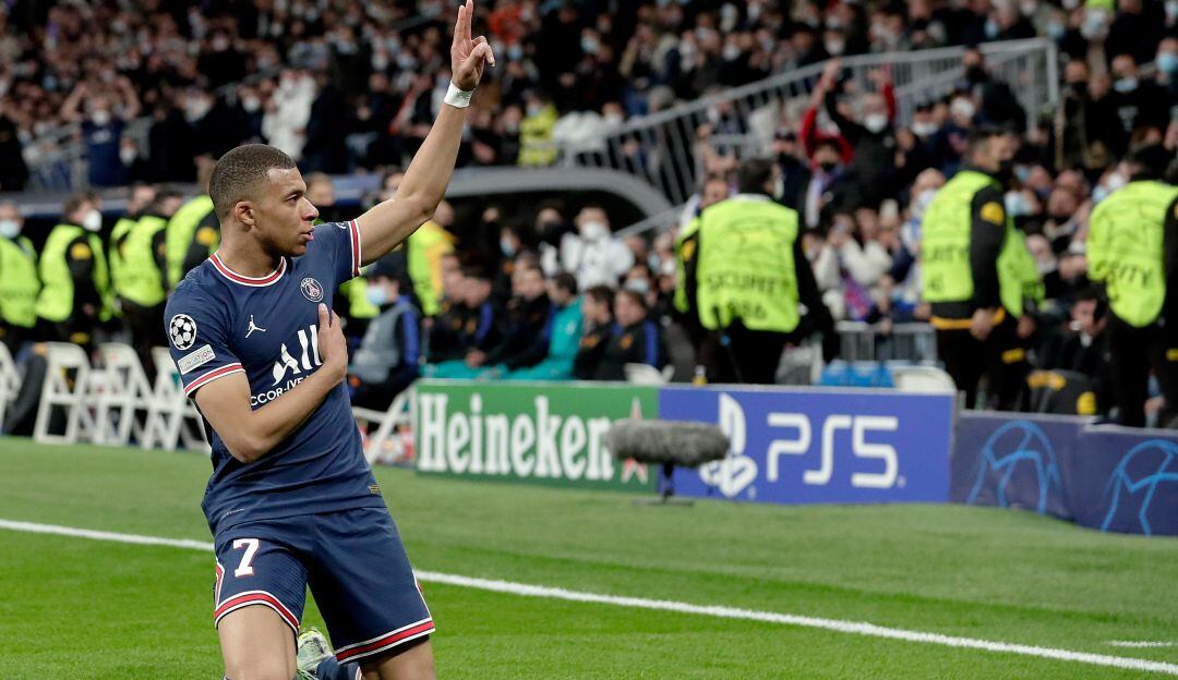 Kylian Mbappé festeja su gol en el Santiago Bernabéu ante el Real Madrid.