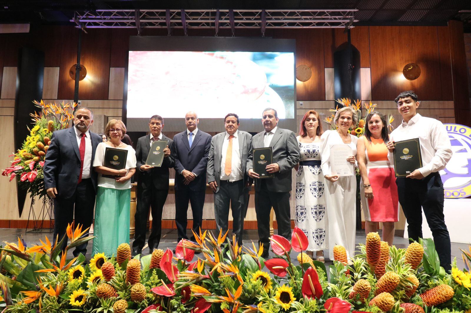 Algunos de los exaltados por la Cámara de Comercio de Ibagué