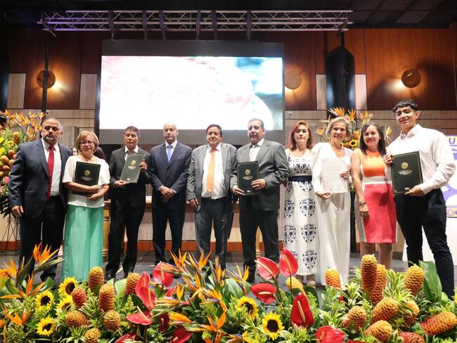 Algunos de los exaltados por la Cámara de Comercio de Ibagué