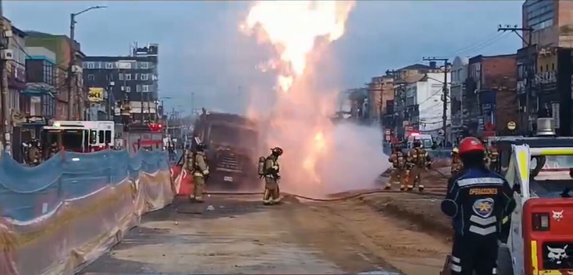 Explosión en la localidad de Kennedy, por incidente en tubería de gas.
