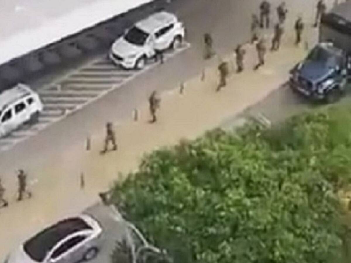 Militarizan Centro Comercial Cacique