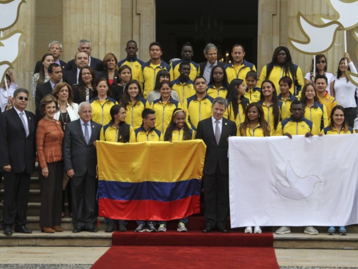 Juan Manuel Santos entregó la bandera de Colombia a delegación de deportistas olímpicos