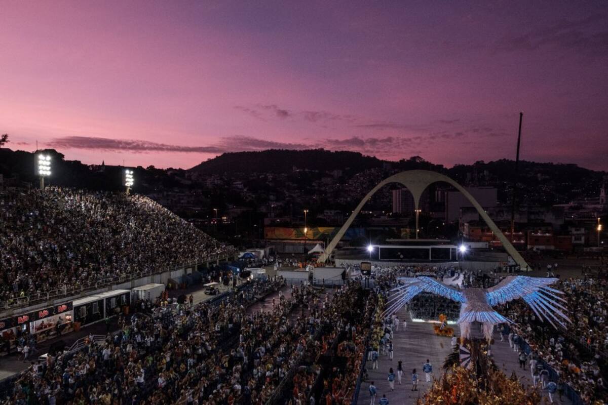 Hermoso atardecer decora el Carnaval