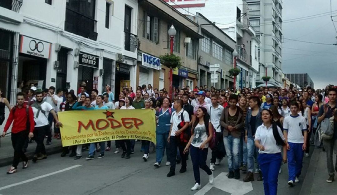 Marchas en Manizales. Foto: Caracol Radio Manizales.